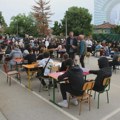 (FOTO) Novi rekord u Leskovcu: 1.800 đaka učestvovalo u javnom crtanju stripa