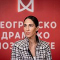 Teže je nasmejati ljude, ali meni je to lepše: Jelisaveta Orašanin o prvoj glavnoj ulozi u pozorištu i "promeni pola"