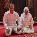 Estradni par se venčao u džamiji: Naš pevač se zakleo na večnu ljubav partnerki, isplivale fotke sa venčanja
