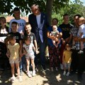 Vučić počeo posetu jugoistoku Srbije: Uskoro povećanje minimalca, država najveći deo preuzima na sebe