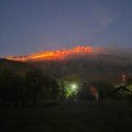 Požar na Suvoj planini ne preti kućama ali van kontrole, angažovan Iljušin