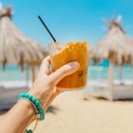 Noć u hotelu 24 evra, more kao na Maldivima: U ovu zemlju sve više hrle, ručak na obali 10 evra