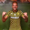 Uroš Račić novi fudbaler Arisa