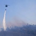 Ovo je trenutak pada helikoptera u more u Grčkoj: Krenuo da gasi požare, olupinu našli na 15 metara dubine