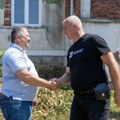 Počela podela pomoći poljoprivrednicima koji su pretrpeli štetu u požarima