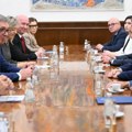 Vučić: Srbija zainteresovana za revolucionarnu vakcinu protiv onkoloških bolesti