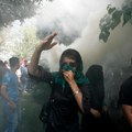 Iranci priznali; Na protestima hapšena i deca