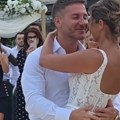 Prvi ples uz pesmu njegovog kolege Evo da li je Zorana na svadbi uzela prezime Saše Kovačevića! Sve pršti od emocija: "Čekao…