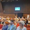 Opozicija napustila Skupštinu Novog Sada, odbornici vlasti minutom ćutanja odali poštu Ratku Mladiću