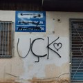 Grafit UČK ispisan na ambulanti u selu Suvi Do na Kosovu
