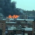 Stravičan požar u Liverpulu: Gori četvorospratna zgrada, strahuje se da će da se sruši: U toku evakuacija stanovništva…