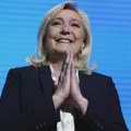 Rezultati predizbornih anketa u Francuskoj kažu da Le Pen ubedljivo vodi