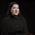 Izjava dana: Da li vas Marina Abramović „urnebesno zasmejava“?