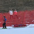 Jeziv pad skijašice u punoj brzini - stazom odjekivali jauci VIDEO