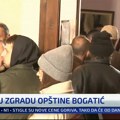 Poljoprivrednici ušli u zgradu Opštine Bogatić gde se održava rasprava o prostornom planu