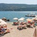 Crnogorac napisao zašto je pukla sezona na Jadranu i svi masovno dele njegovu objavu: "Izlivamo septičku u more, ležaljke su…