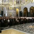 U Hramu Svetog Save počeo parastos za stradale u Novom Sadu: Stigao i predsednik Vučić sa sinom
