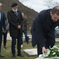 Zukorlić položio ljiljane na spomen-obeležje u Sjeverinu