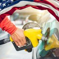 Prvi put od avgusta 2022: Cena benzina u SAD premašila 4 dolara za galon