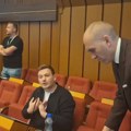 Incidenti u Skupštini grada Novog Sada: Miran Pogačar izbačen sa sednice (VIDEO)