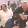Освануо снимак у ком се види како је Ђани уједен! Певач направио болну гримасу, па се прекрстио (видео)