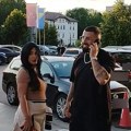 Sajfer postaje otac po treći put! Reper se pojavio sa suprugom u javnosti, Lejla pokazala trudnički stomak