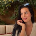 (Foto) Teodora Bjelica pokazala ćerku Viktoriju: Glumica podelila kadrove iz porodičnog doma, sa bebom se igra na podu, oko…