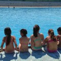 Leto u znaku plivanja: Počela sezona kupanja na bazenima u istočnoj Srbiji