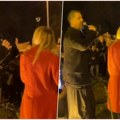 Hit snimak popa ispred crkve u blizini Beograda Uzeo mikrofon pa zapevao: Kad su čuli reči pesme, svi ostali u čudu (video)