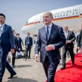 Šok za šolca u Kini: Nemački kancelar izašao iz aviona, a onda usledilo neprijatno iznenađenje! Besan otišao sa aerodroma…