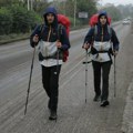 Za todorovo lečenje pešače do svete gore: Humanitarno hodočašće mladih Kraljevčana do manastira Hilandar (foto)