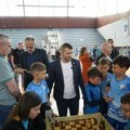 "Srce mi je puno kad vidim koliko dece se bavi sportom" Ministar Gajić i predsednik sss Davor Štefanek na prvom Malom sajmu…