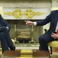 Šta je Merc poklonio Trampu? Da li je nemački kancelar uspeo da "dirne" američkog predsednika