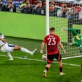 Mančester junajted zainteresovan za golmana Aston Vile Emilijana Martineza