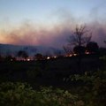 Požar kod Savače. Vetar otežava gašenje