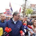 „Vučićevi ljudi uzvikivali ime ratnog zločinca“: Kako regionalni mediji pišu o skupovima u Srbiji?
