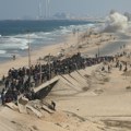 Šta se dešava u Gazi? Palestinci se okupili pa krenuli ka severu, prate ih kamere, čeka se jedan tenk