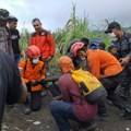 Indonezija: Tela dva državljanina Singapura pronađena nakon erupcije vulkana Dukono