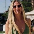Naša pevačica jede sve, a u 5. deceniji je kao avion: Grmi u bikiniju, muškarcima nije dobro - komentarišu ovo