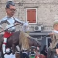 Na karnevalu u Hrvatskoj zapaljene lutke sa likom Vučića i Putina