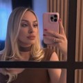 Luna Đogani bez brusa! Nikad vreliji selfi iz lifta, Marku neće biti dobro kada vidi (foto)