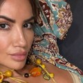 Sindi objavila sliku, jedva obuzdala grudi u ovoj haljini: Zbog dekoltea bivše Modelsice mnogima nije dobro