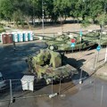 Војна парада оштетила улице на Новом Београду: Колико ће грађане коштати „забава коју себи приређује Вучић“?