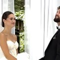 Neobičan trenutak sa venčanja Jelisavete i njenog izabranika hit na mrežama: Nepozvani gost prekinuo ceremoniju u najbitnijem…