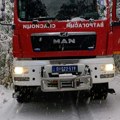 Sneg oborio drveće u Bajčetini i Dulenima, ekipe na terenu