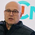 Vučević: Zapaljen automobil predsednika OO SNS, izbušene gume članovima stranke