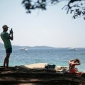 "Potpuni haos, svi se dodiruju, rame uz rame" Horde turista preplavile italijansku obalu i "zarobile" građane