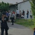 "Živi sa partnerkom 30 godina, bio je povučen..." Opsadno stanje na mestu ubistva u Beogradu, komšije ubijenog muškarca (92) u…