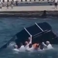 (Video) Auto upao u more, vojska se uključila! Drama na Jadranu, snimljena dramatična akcija spasavanja muškarca (41)