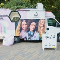 Besplatno stilizovanje i analiza kose: Regionalni Schwarzkopf Hair Lab karavan stigao u Srbiju
